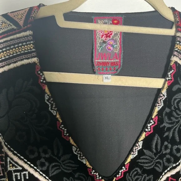 Johnny Was Embroidered Black Velvey Tunic Top XL - Picture 2 of 4